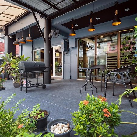 Black Pantera Hostel Patong Exterior foto